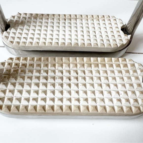 Fillis Stirrup Irons Stainless Steel 4 1/2" - Picture 3 of 4